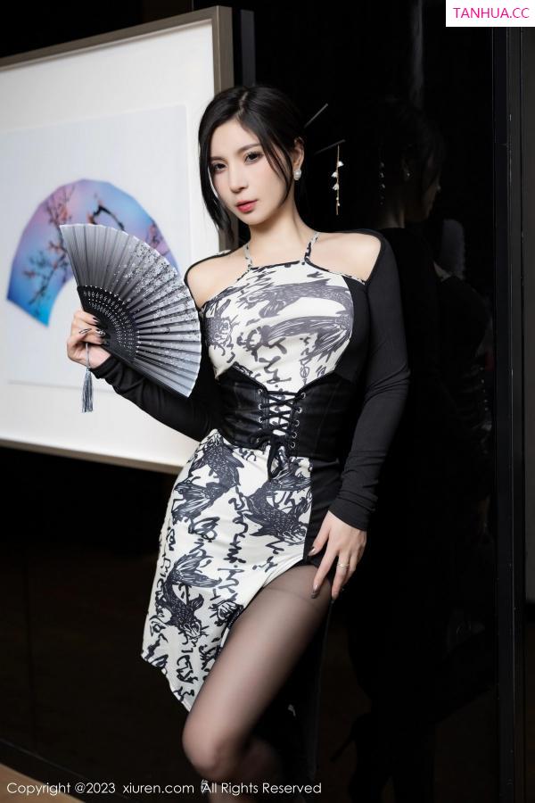 小蛮妖  [XiuRen]高清写真图 2023.03.13 No.6406 小蛮妖Yummy 黑丝美腿第2张图片